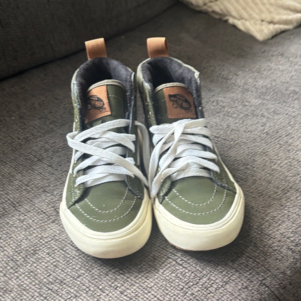 Green vans off the wall High-Top Sneakers with White Laces kids size 1